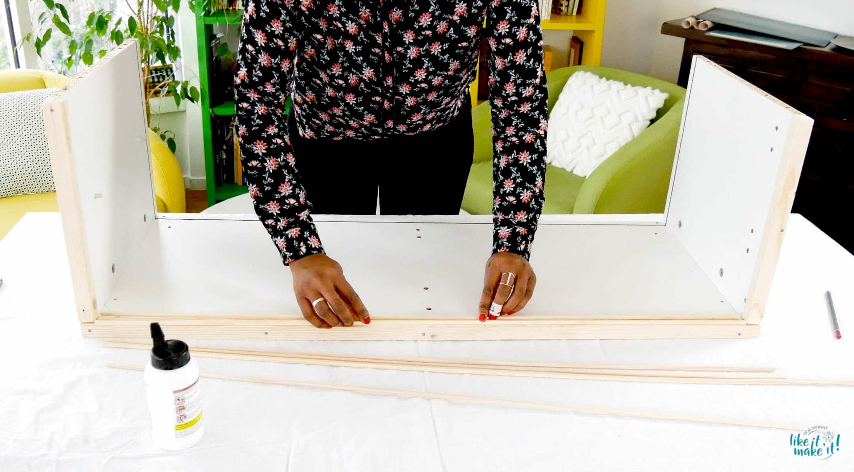 diy customiser un meuble en enfilade vintage collage-premiere-rainure