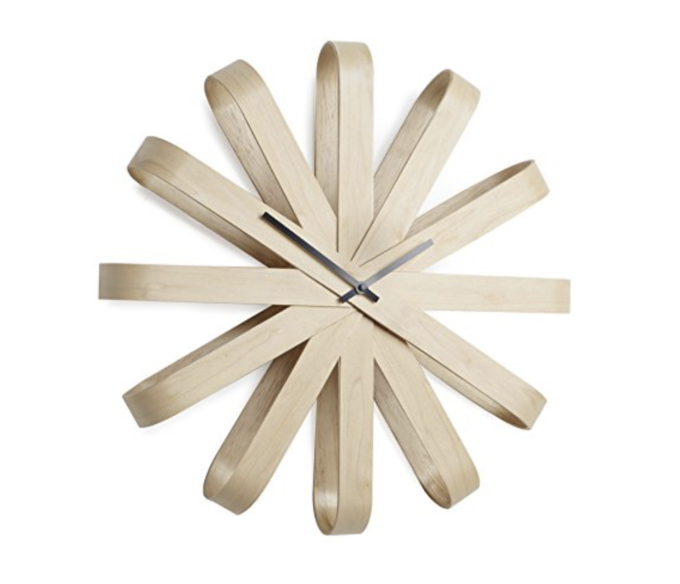 horloge murale avec branche en bois