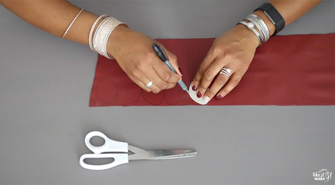 étape pour customiser un haut avec faux cuir