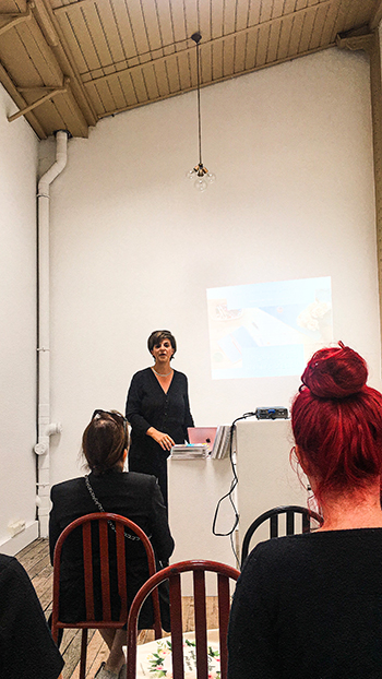 Sophie Chapman animant un atelier au DIY Festival