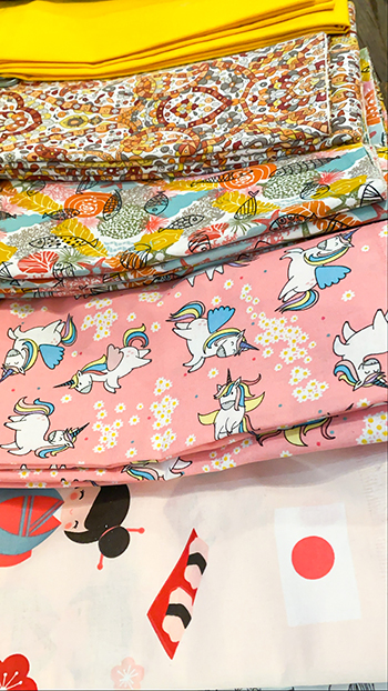 2e édition diy festival stand Toto Tissus imprimé rose licorne, dessin manga et autres imprimés